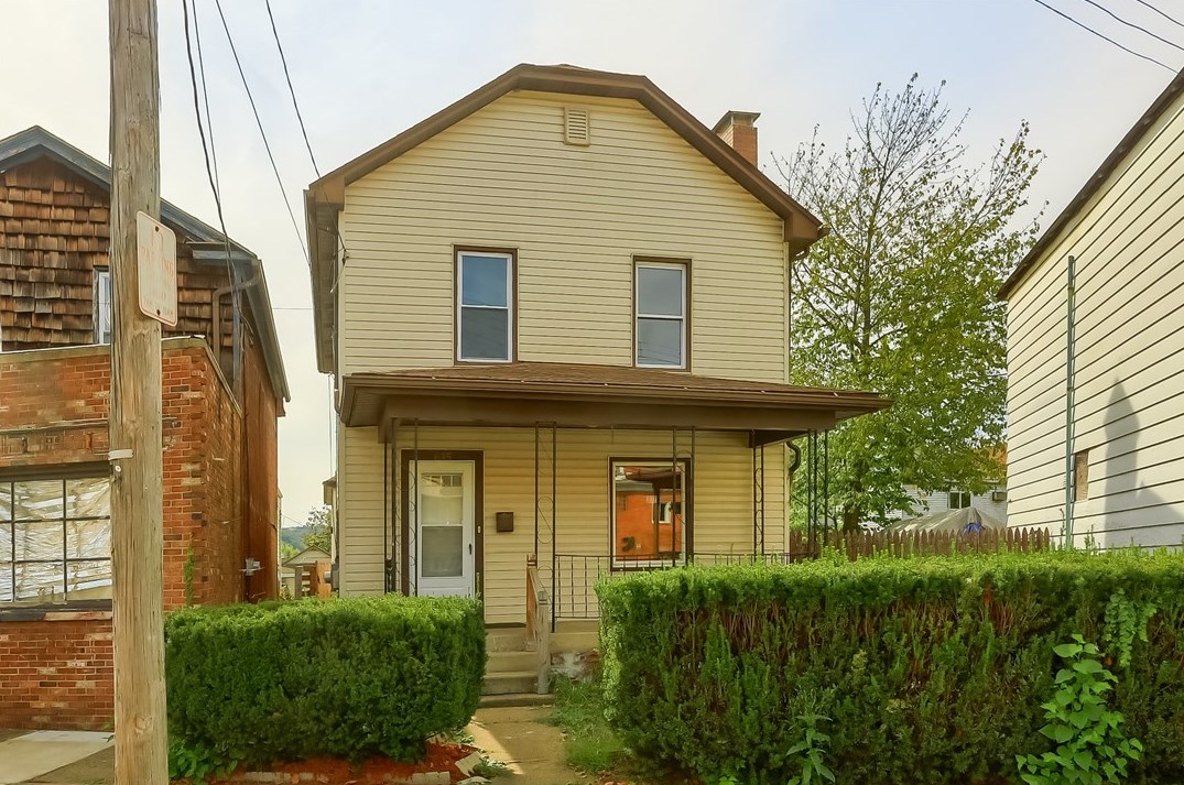 635 Duss Ave, Ambridge, PA 15003