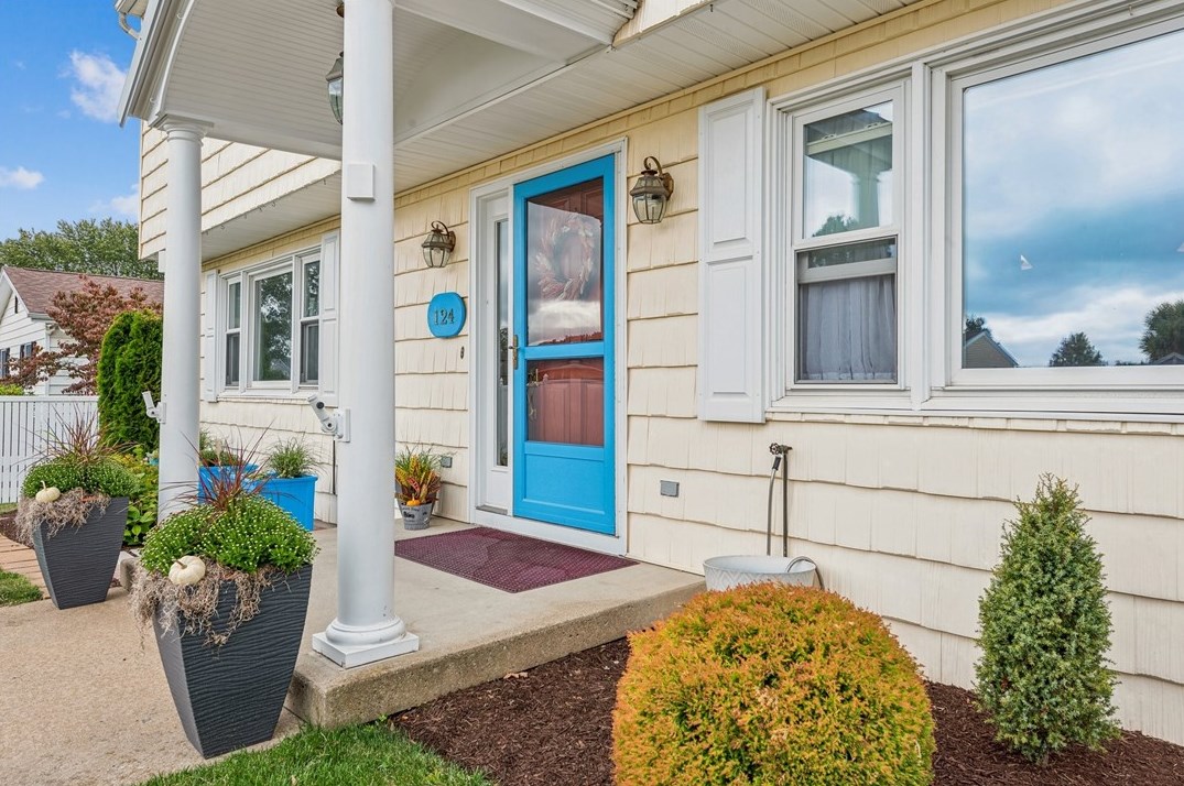 124 Jackson St, Indiana, PA 15701-2447