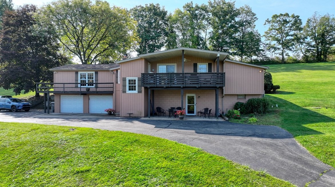 275 Spring Valley Rd, Saxonburg, PA 16056
