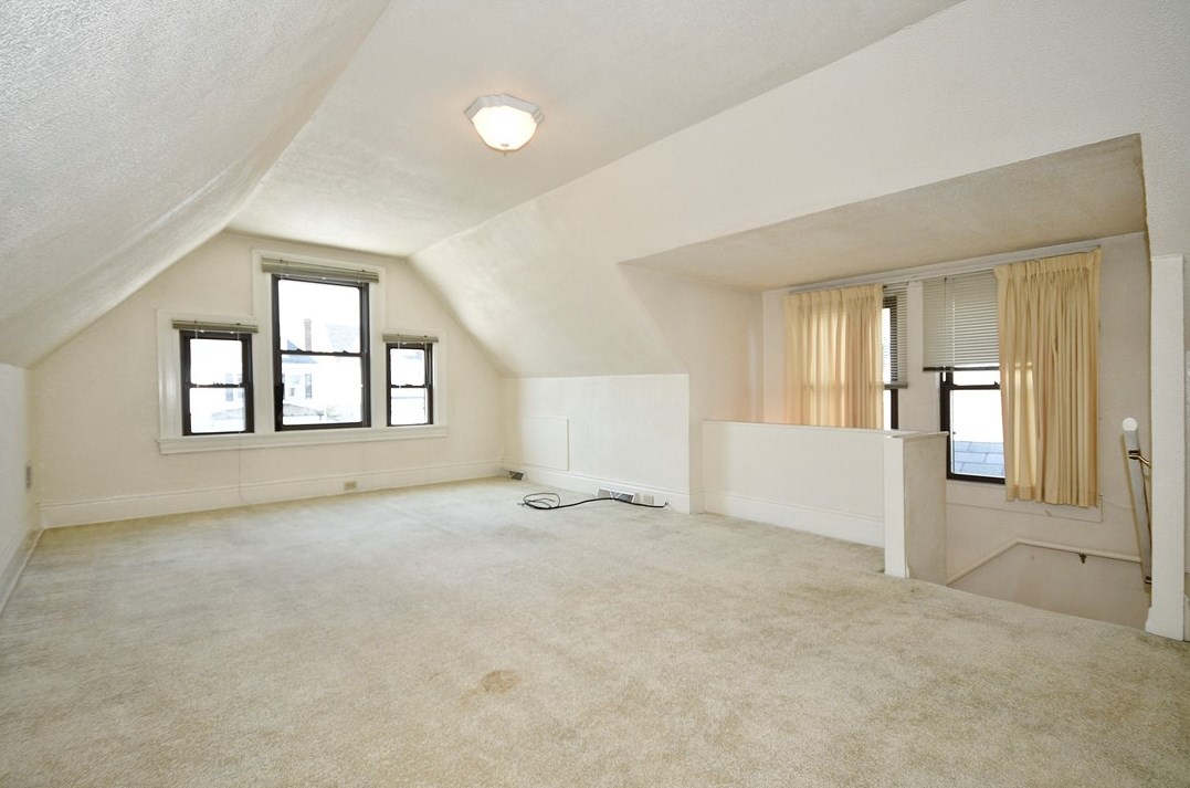 625 Boggs Ave, Pittsburgh PA 15211-2333 exterior