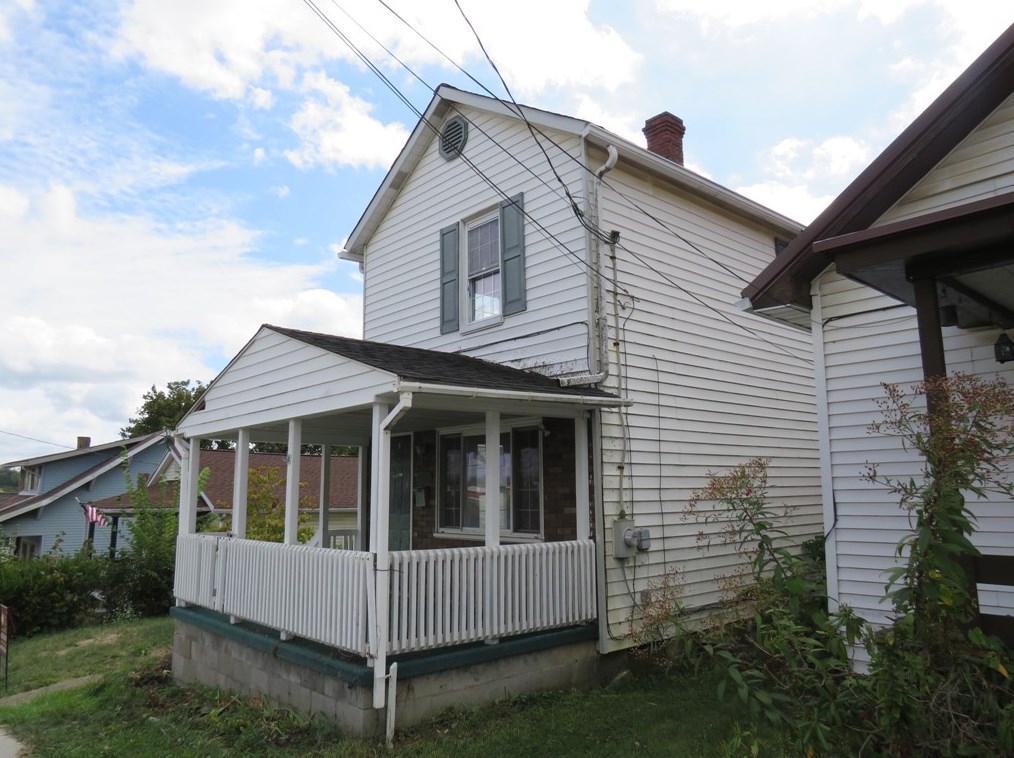 1145 Bruce St, Washington, PA 15301