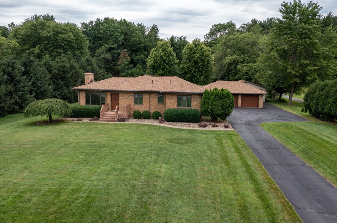1645 Orangeville Rd, Hermitage, PA 16148