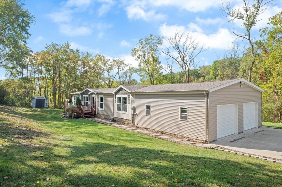 2500 Clay Pike, North Huntingdon, PA 15642