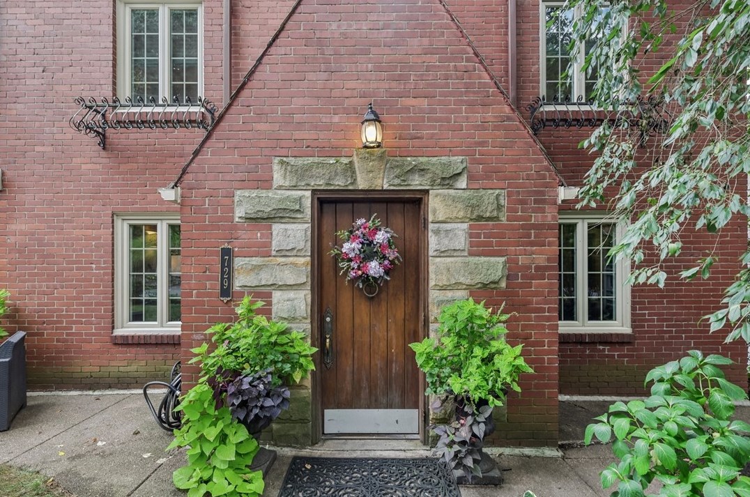 729 Shady Ln, Pittsburgh, PA 15228-2450