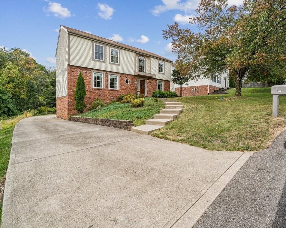 597 Kimble Dr, Glenshaw, PA 15116