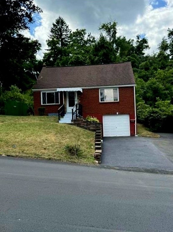 1216 Universal Rd, Pittsburgh, PA 15235