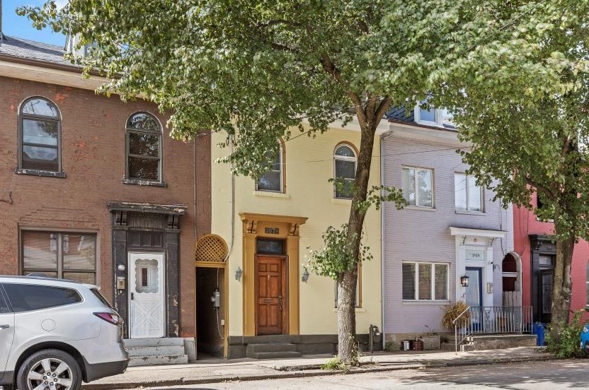 2820 Sarah St, Pittsburgh, PA 15203-2326