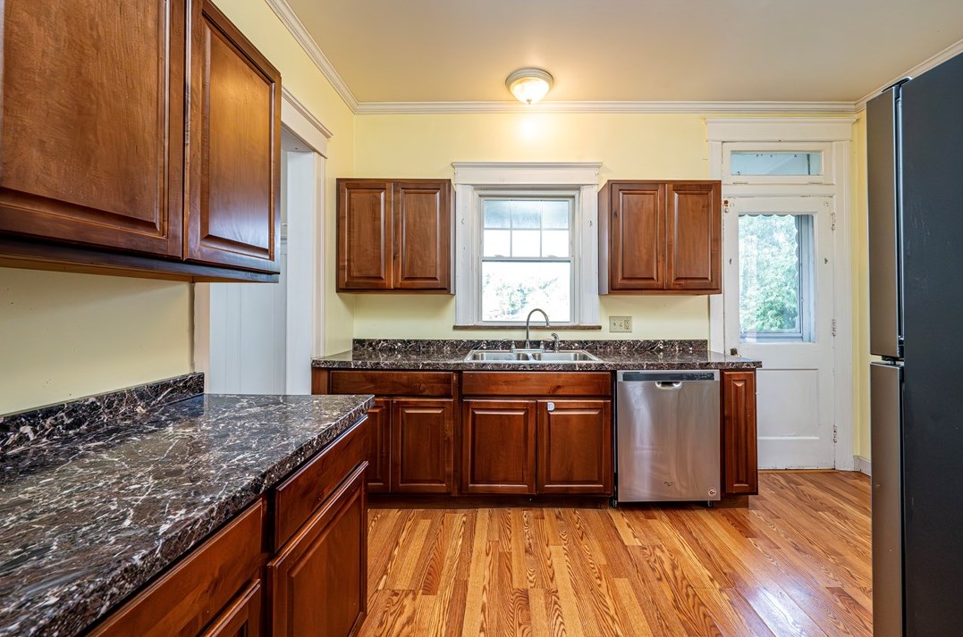 562 Main St, Greensburg PA 15601-1863 exterior