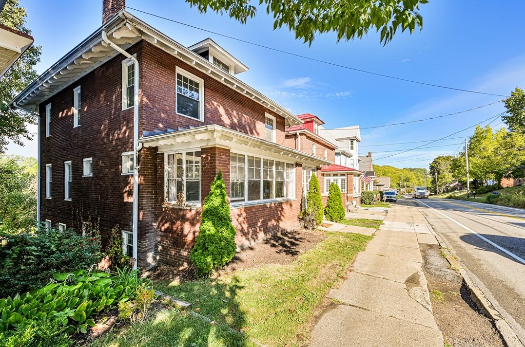 562 Main St, Greensburg, PA 15601-1646