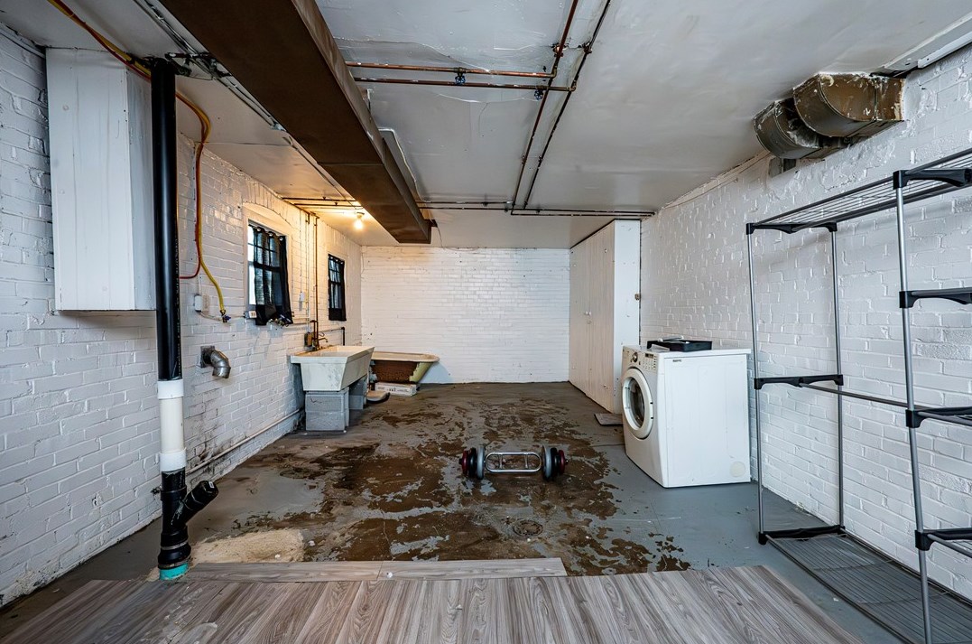 562 Main St, Greensburg PA 15601-1863 exterior