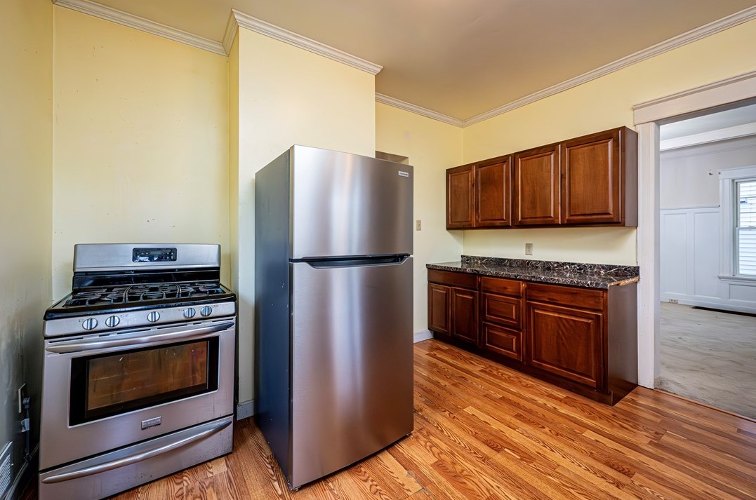 562 Main St, Greensburg PA 15601-1863 exterior