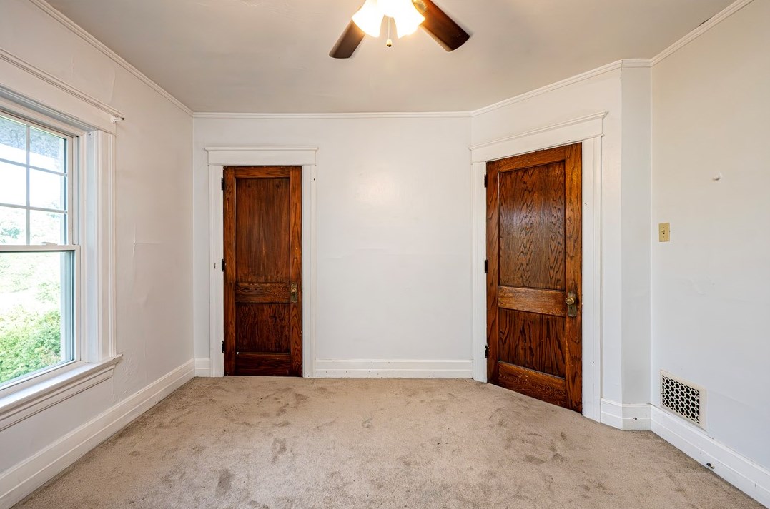 562 Main St, Greensburg PA 15601-1863 exterior