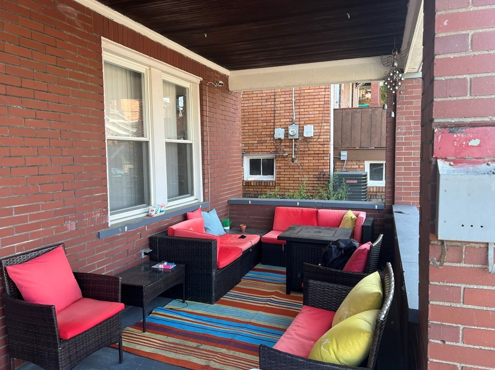 642 Pine St, Ambridge, PA 15003