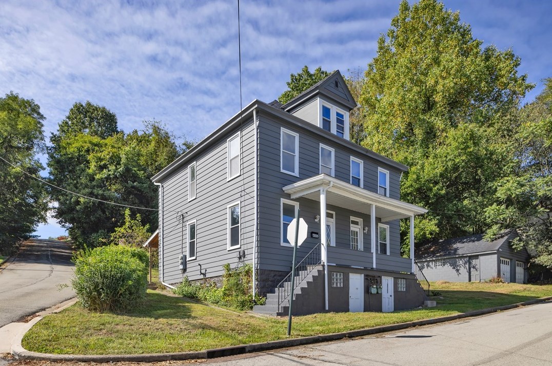 400 Prospect St, Jeannette, PA 15644