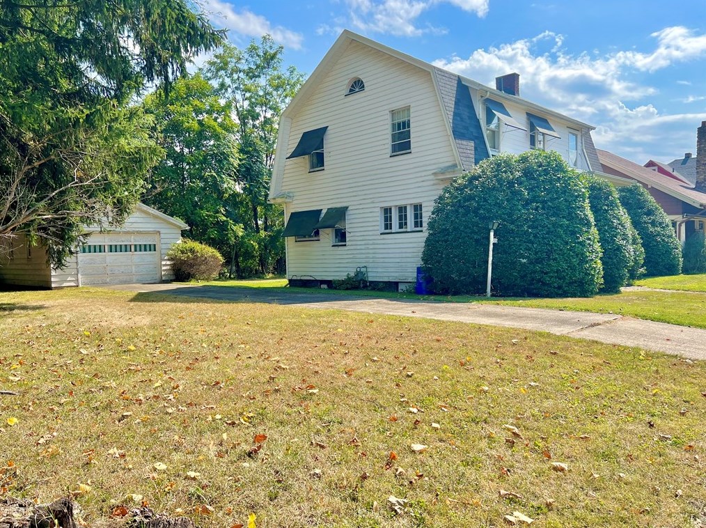 314 Berger Pl, New Castle, PA 16101