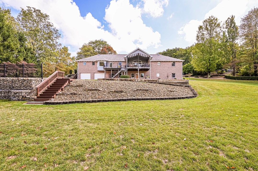 124 Windswept Dr, Latrobe, PA 15650