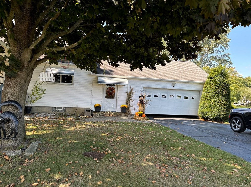 5121 Seneca Rd, Hermitage, PA 16150