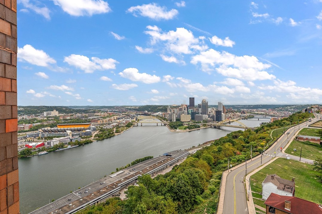 1700 Grandview Ave, Pittsburgh PA  15211-1016 exterior