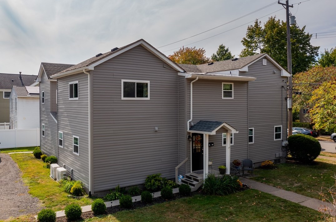 350-352 Chestnut St, Sewickley, PA 15143