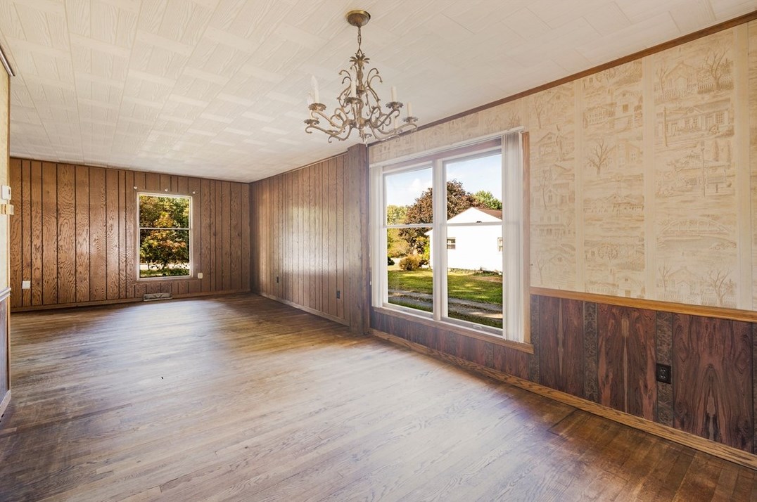 2104 Pulaski Rd, New Castle PA 16105-4643 exterior