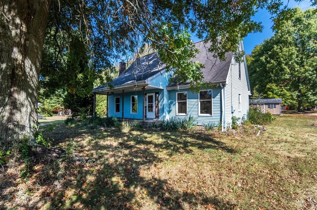 2104 Pulaski Rd, New Castle, PA 16105