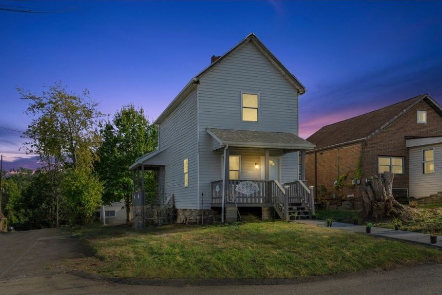 700 Wilmington St, Washington, PA 15301