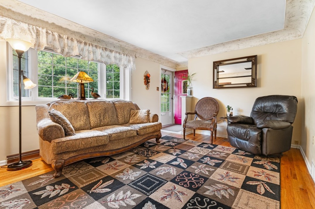 412 Holyoke Rd, Butler, PA 16001-1307