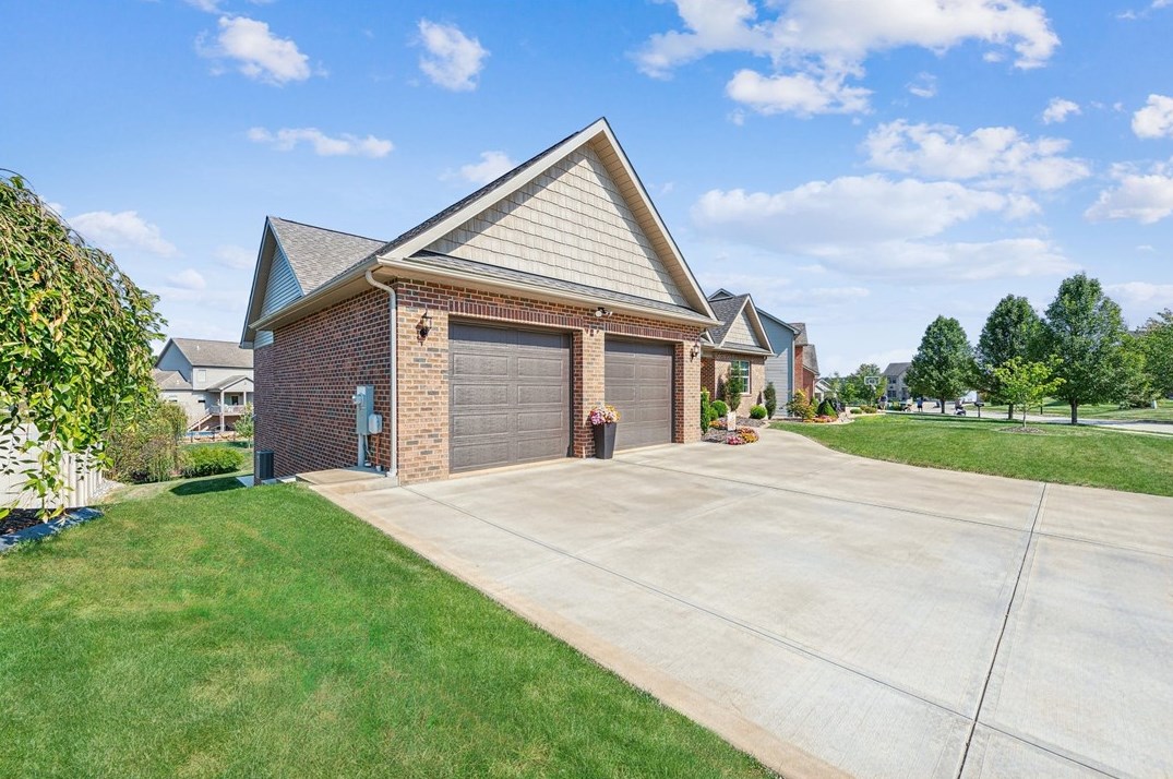 208 Woodcrest Ct, Harrison City, PA 15636