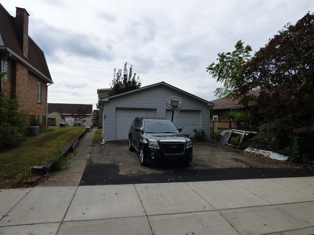 724 23rd St, Ambridge, PA 15003