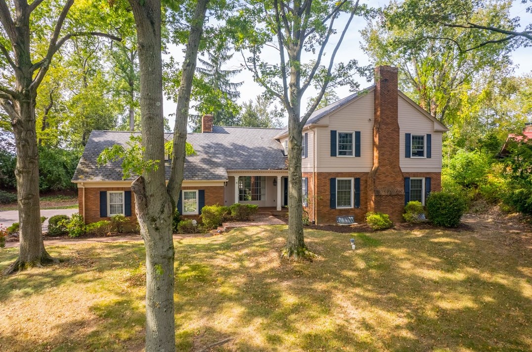 2334 Golfview Dr, Pittsburgh, PA 15241-3308
