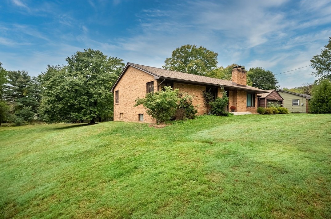 2767 Hunter St, Hermitage, PA 16150