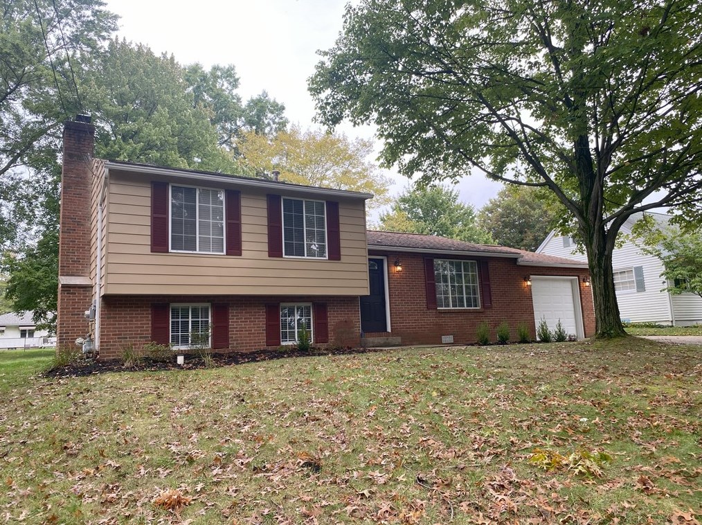660 Lyle Dr, Hermitage, PA 16148