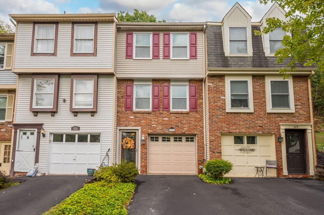 331 Joan Of Arc Ct, Jefferson Hills, PA 15025