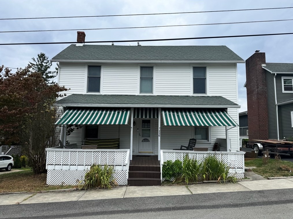 226 E Loyalhanna St, Ligonier, PA 15658