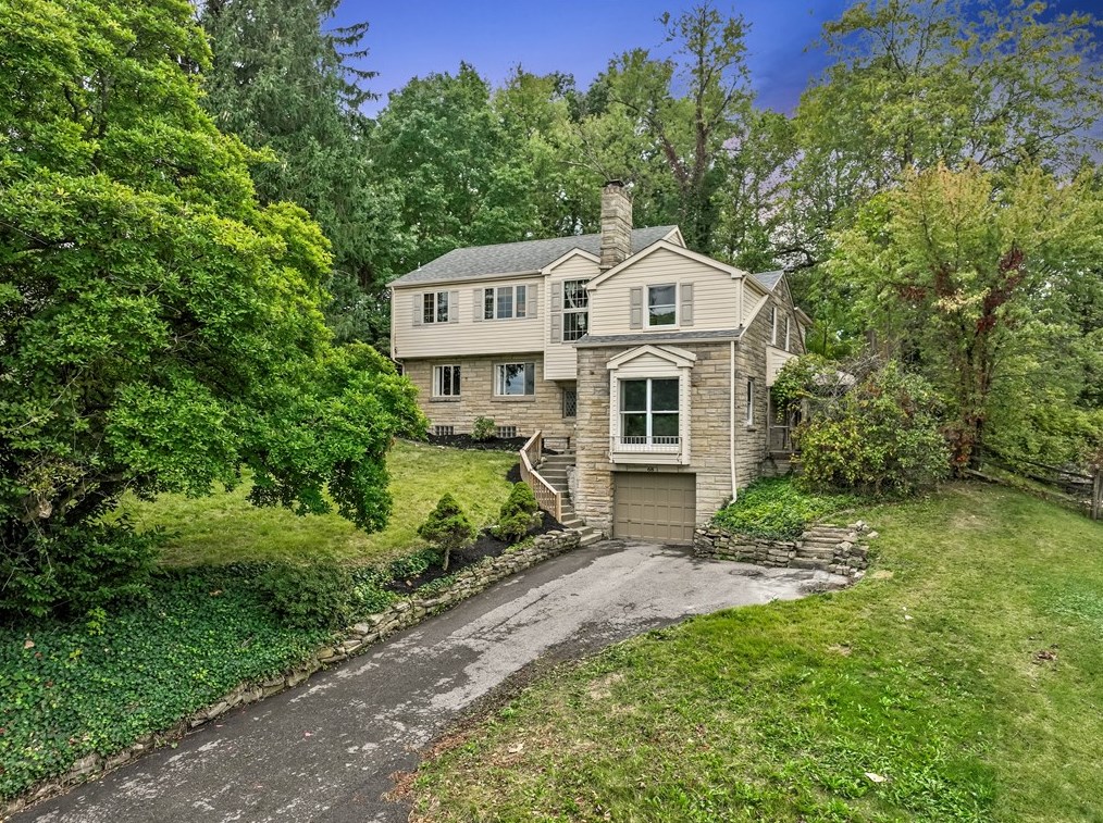 68 Country Club Dr, Pittsburgh, PA 15241-2308