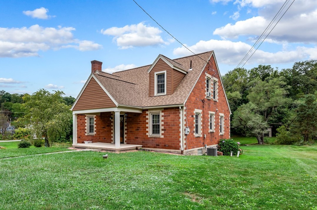 607 Winfield Rd, Cabot, PA 16023