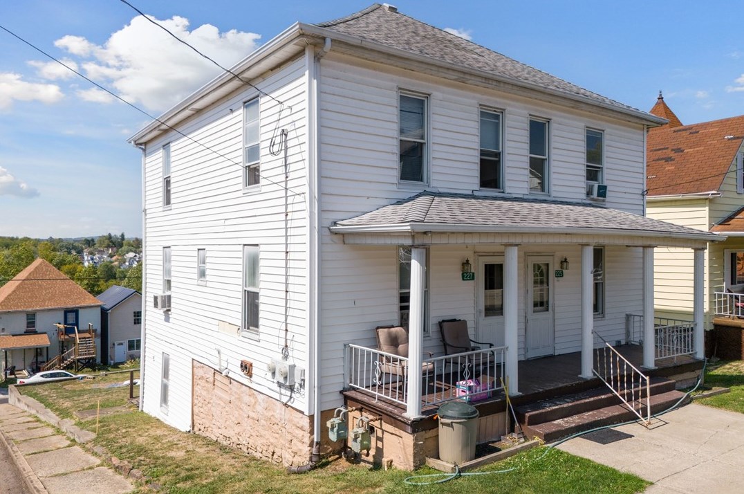 225-227 Painter St, Everson, PA 15631
