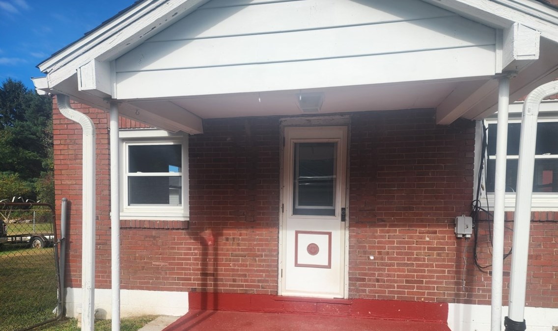 2961 W State St, New Castle, PA 16101