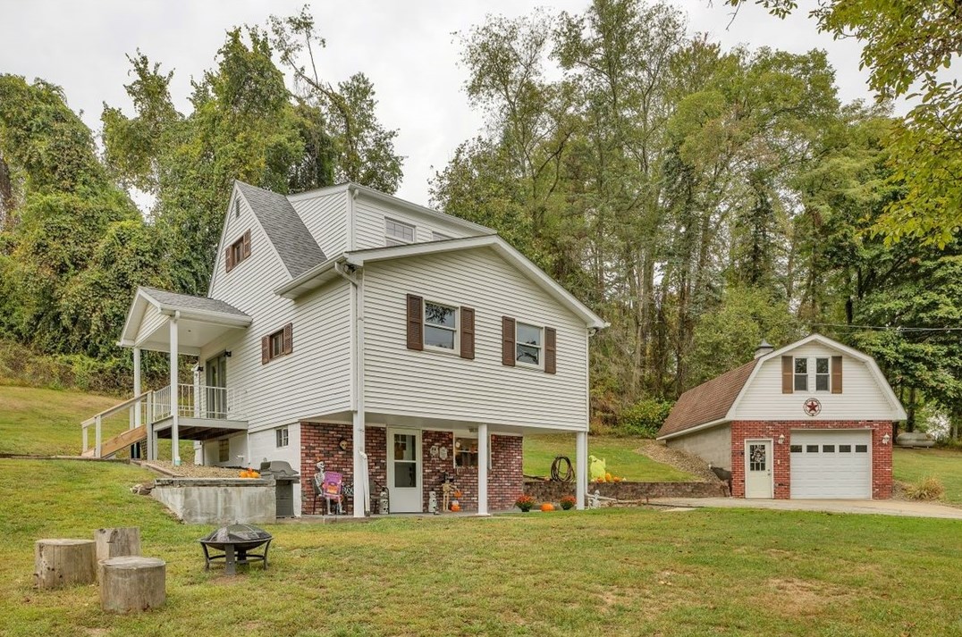 126 Kelly Ln, New Kensington, PA 15068
