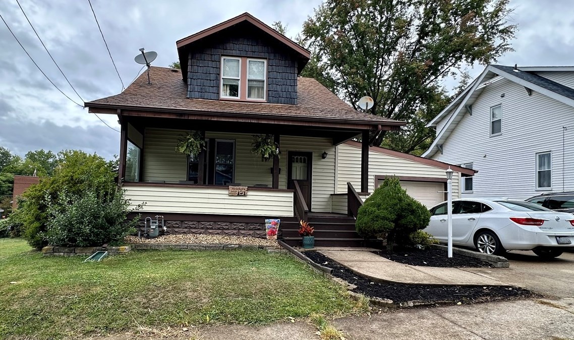 1413 Stewart St, New Kensington, PA 15068