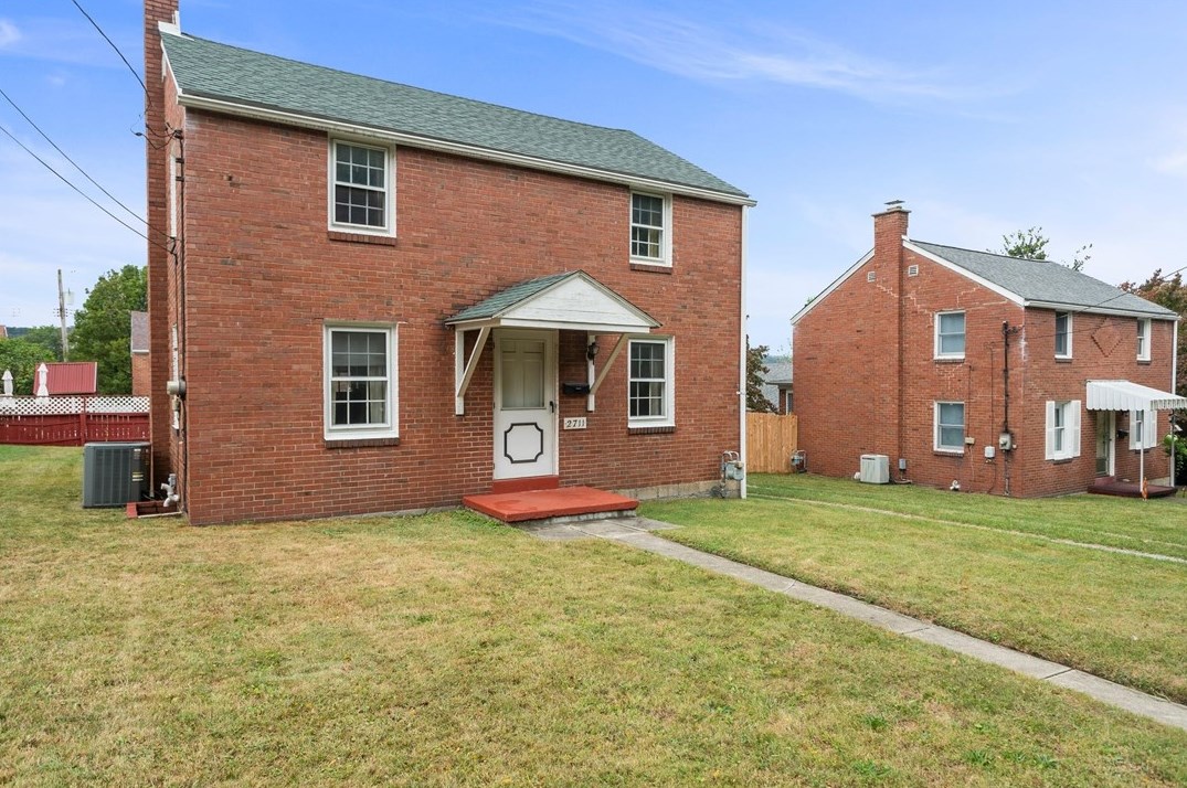 2711 Beaver Rd, Ambridge, PA 15003-1415