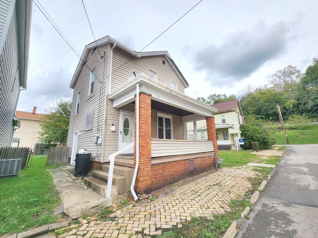 1203 6th St, New Brighton, PA 15066