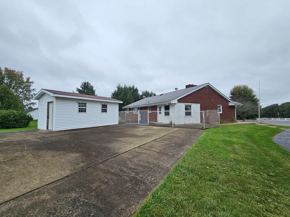 195 North Rd, Butler, PA 16001-0231