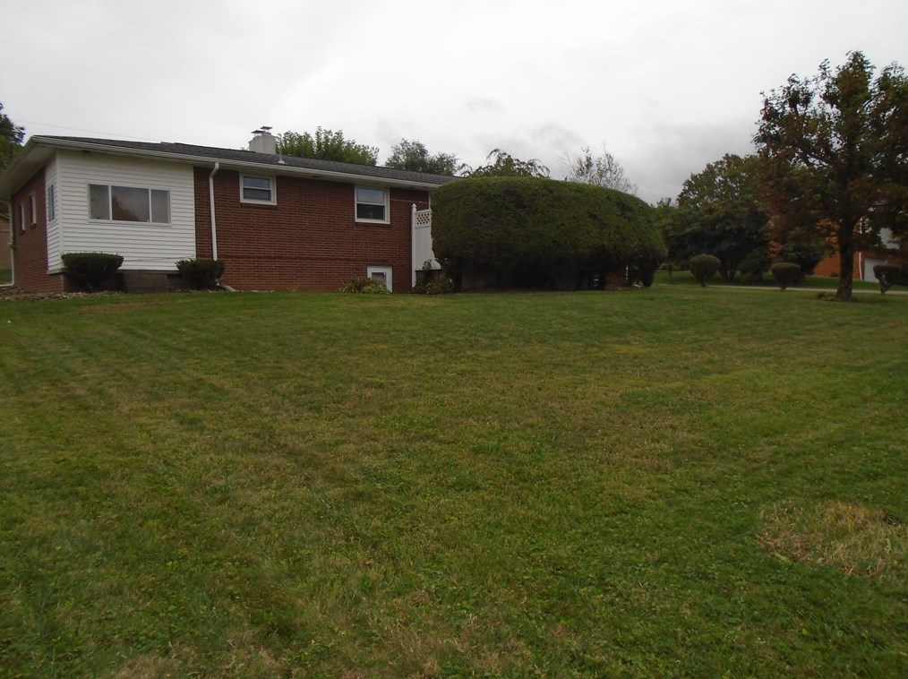 119 Orchard Dr, Latrobe, PA 15650
