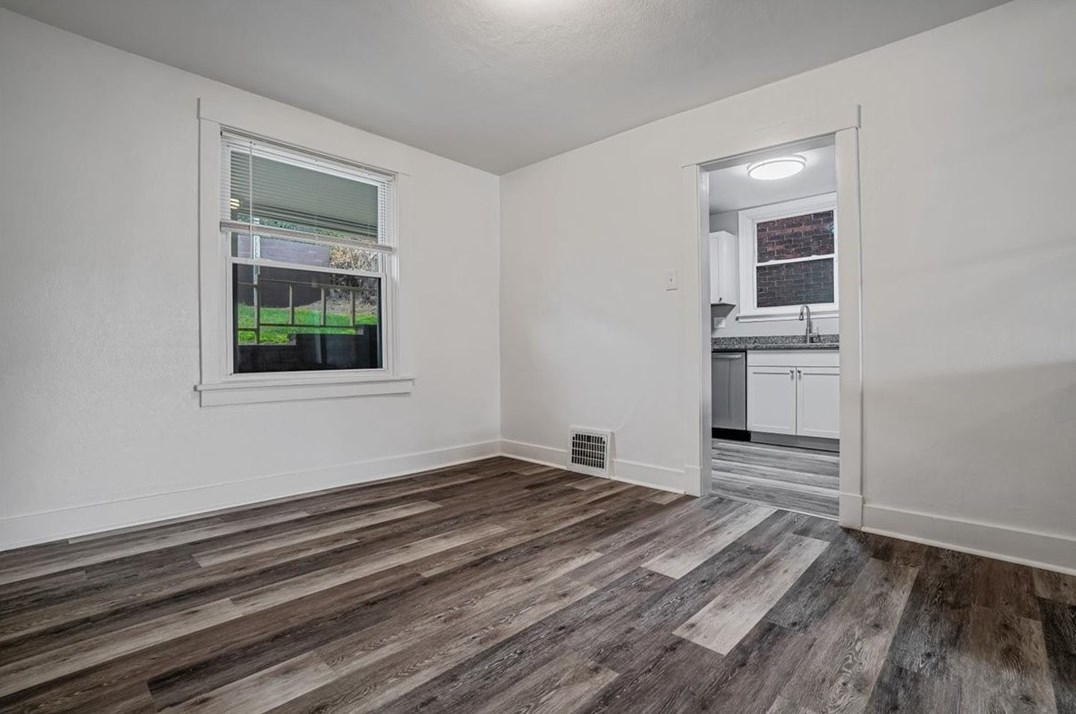 261 Robinson St, Pittsburgh PA 15213-2312 exterior