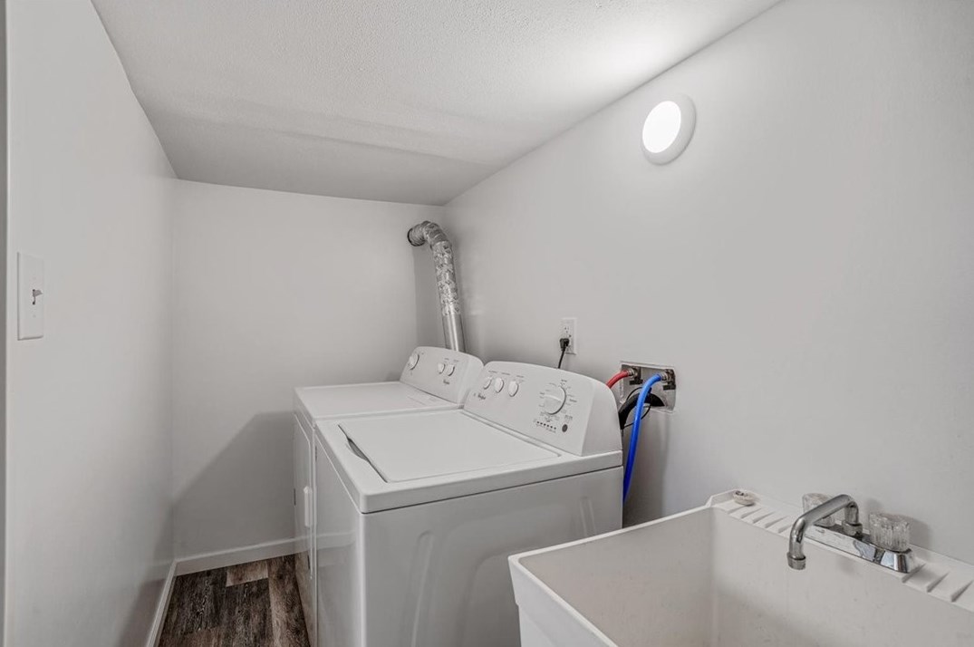 261 Robinson St, Pittsburgh PA 15213-2312 exterior