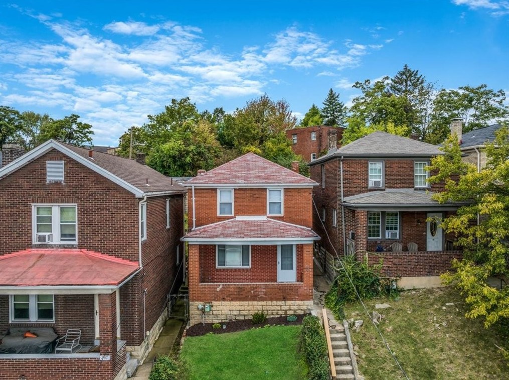 261 Robinson St, Pittsburgh PA 15213-2312 exterior