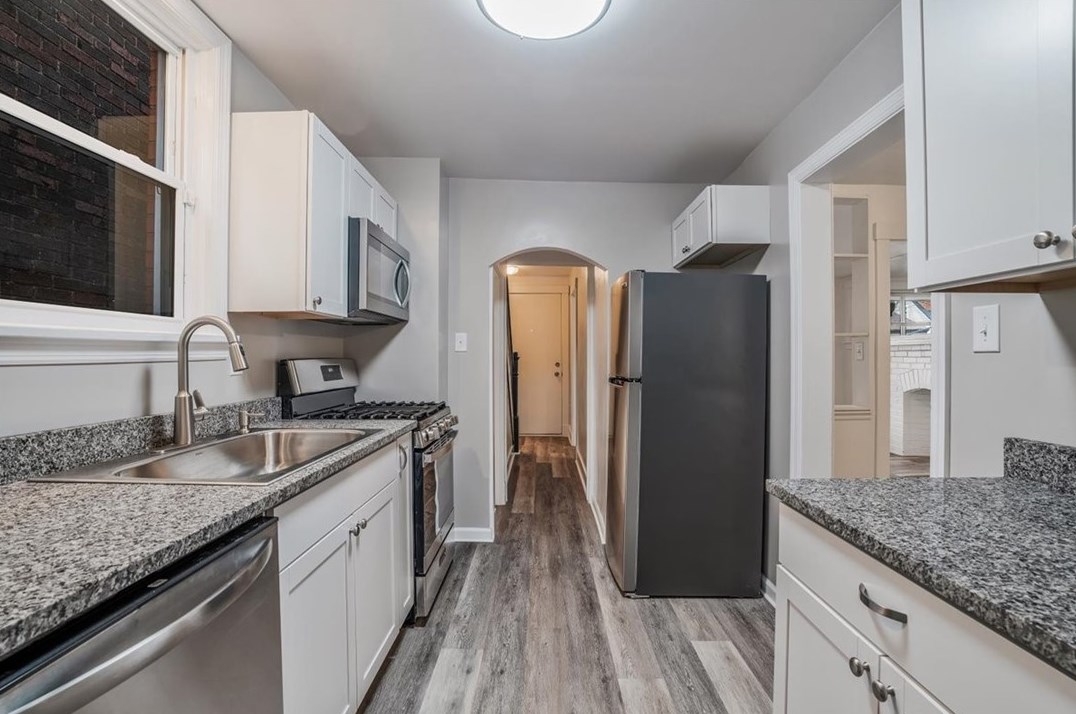 261 Robinson St, Pittsburgh PA 15213-2312 exterior