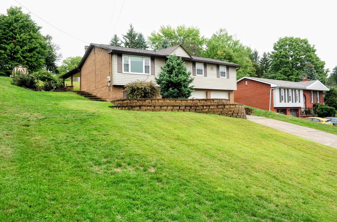 15 Eastwood Ln South, Washington, PA 15301