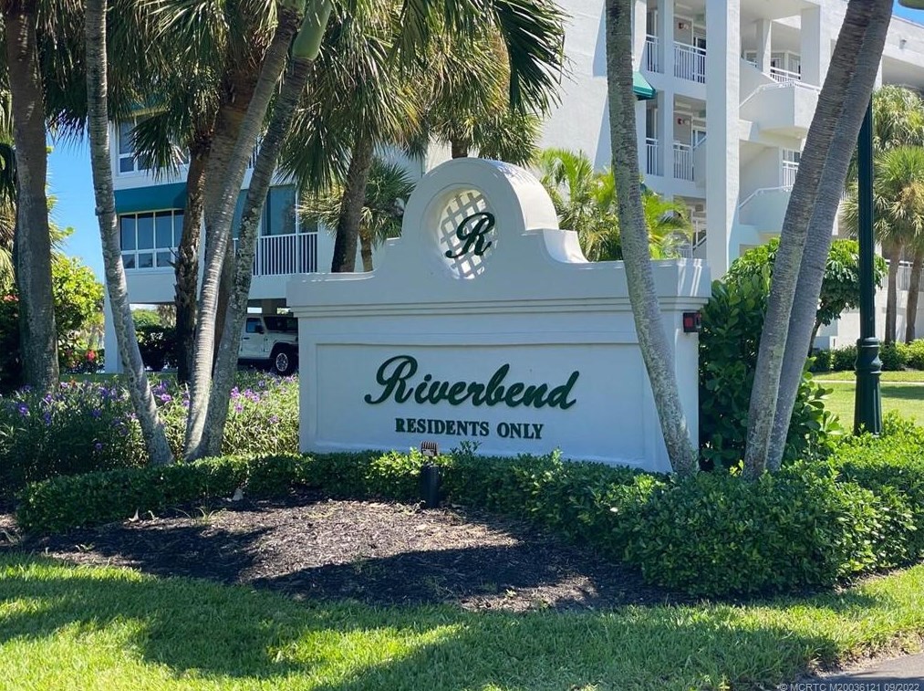 144 Edgewater Dr, Stuart, FL 34996-4479